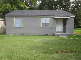 409 W Jeff Davis Ave, Greenwood, MS 38930