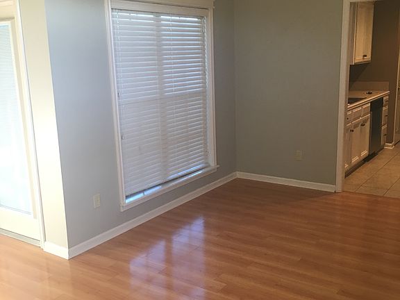 3rd image of 114 Everglades Dr