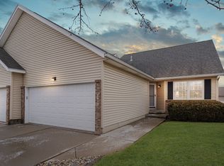 2612 Westbrook Dr, Bloomington, IL 61705