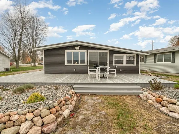 263 Twin Lake Rd, Beaverton, MI 48612