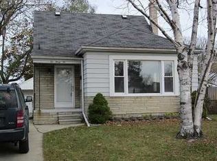 1032 Champaign Rd, Lincoln Park, MI 48146