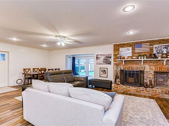 4th image of 920 W Cimmeron Dr