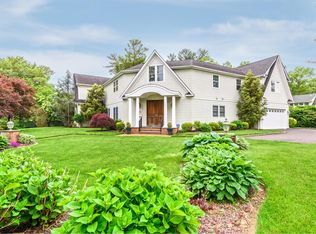 79 Hayloft Ln, Roslyn Heights, NY