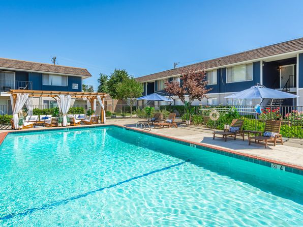 Oakridge Apartments | 5650 Stratford Cir, Stockton, CA