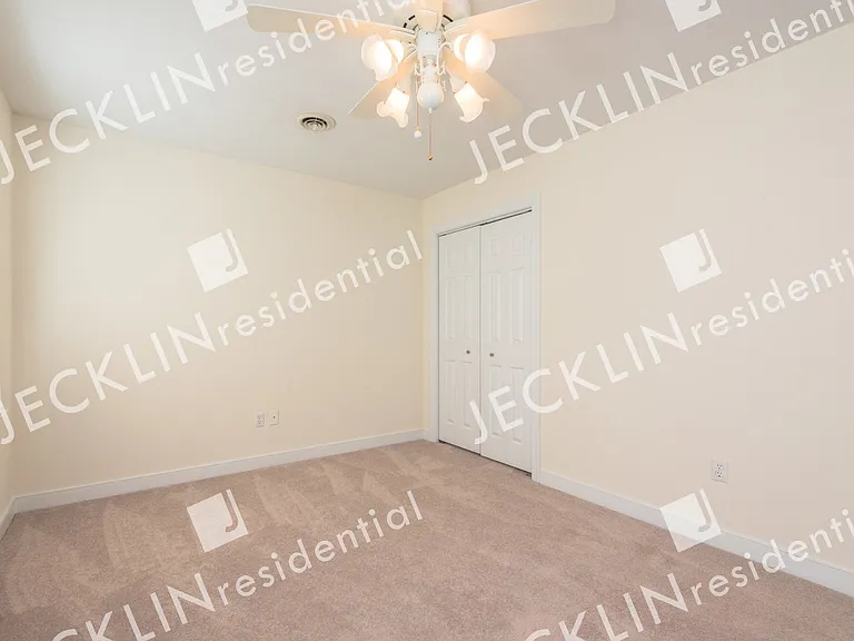 10653 Anna Marie Dr — Photo 35