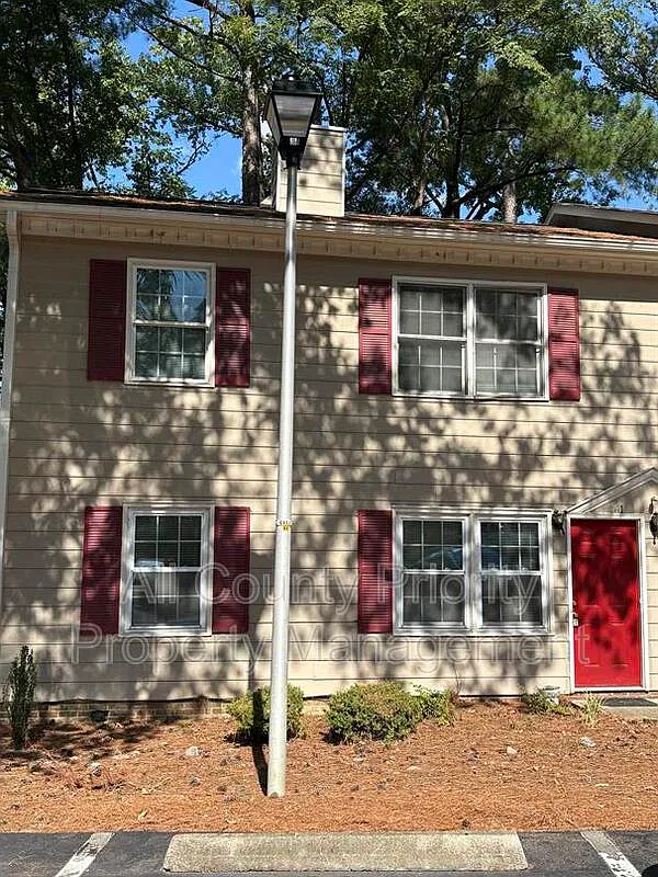 2 bed, 1.0 bath, $1,275 — Photo 1