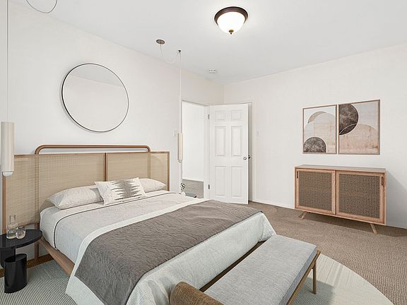 4th image of 131 Flower St APT 4