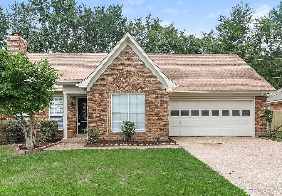 5896 Pipers Green Ln
