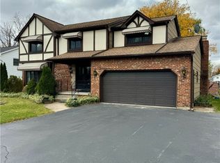 650 Hopkins Rd, Williamsville, NY 14221