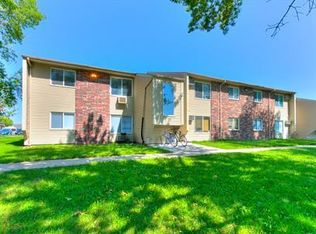 725 S 11th St #18, Nevada, IA 50201