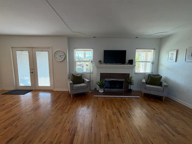 705 Cascade Ct — Photo 5