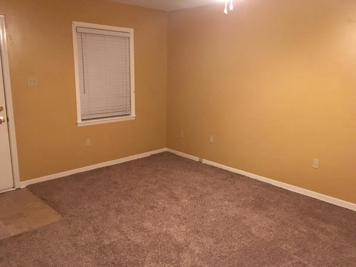 3 bed, 1.5 bath, 1416 sqft, $1,300 — Photo 4