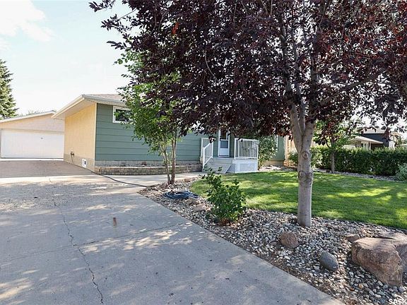 3rd image of 275 Rodenbush DRIVE