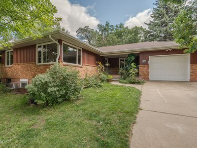 1325 Meredith Dr, Bismarck, ND, 58501