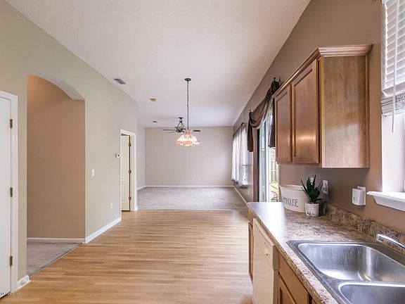 4th image of 2062 Creekmont Dr