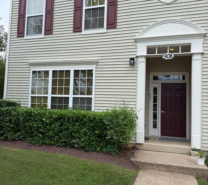 908 Orchard Ridge Dr #100