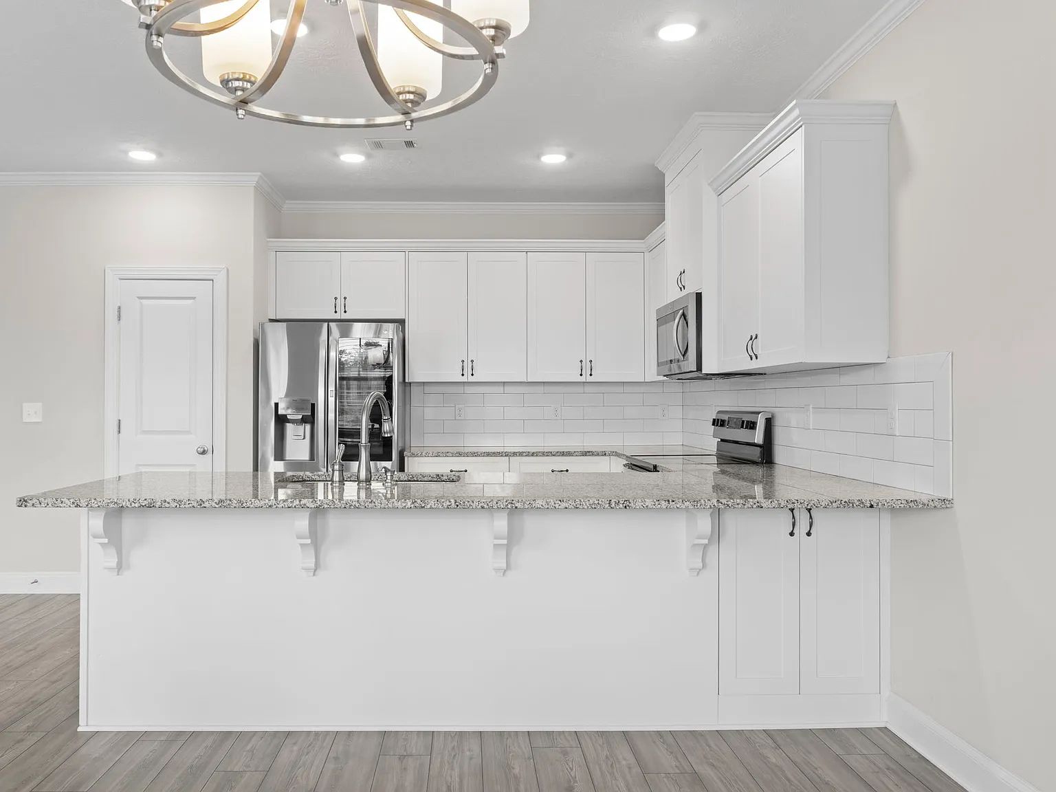 3 bed, 2078 sqft, $2,300 — Photo 2