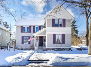 34021 Grand River Ave, Farmington, MI 48335