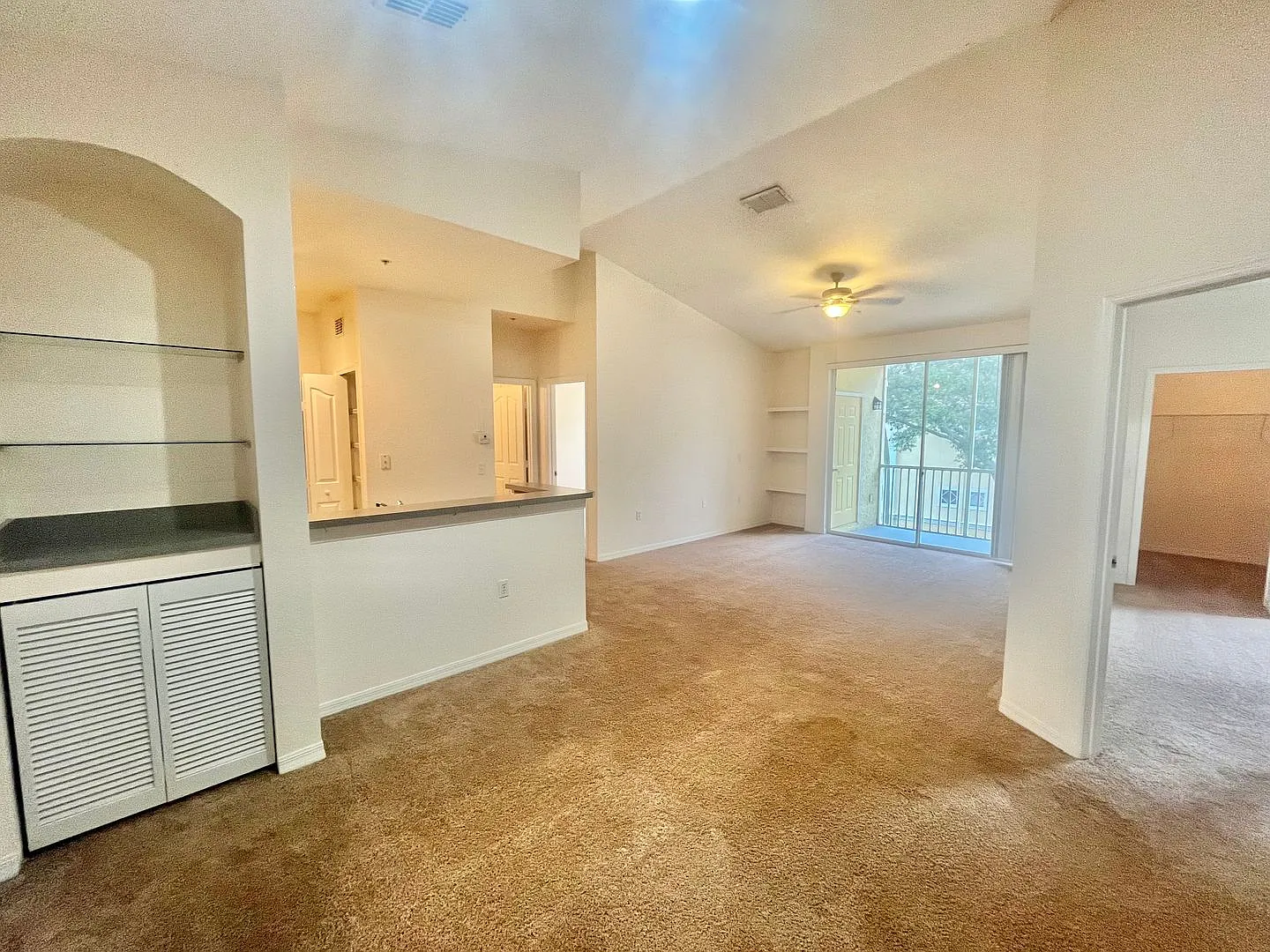 Charming 2-Bedroom, 2-Bathroom Condo with Resort-Style Amenities in Gated Maitland Community — Photo 2