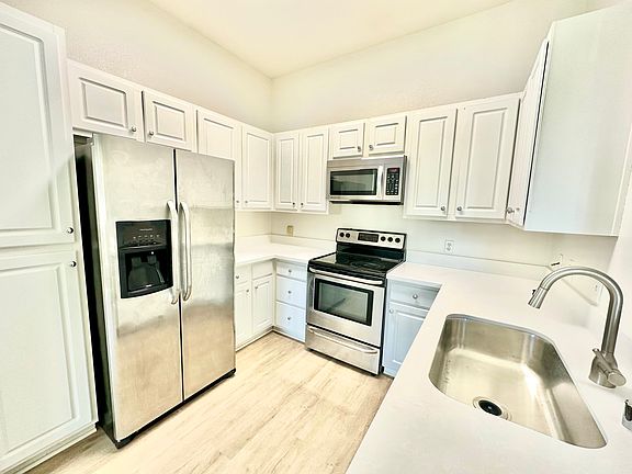 5th image of 3824 Elijah Ct Unit 101