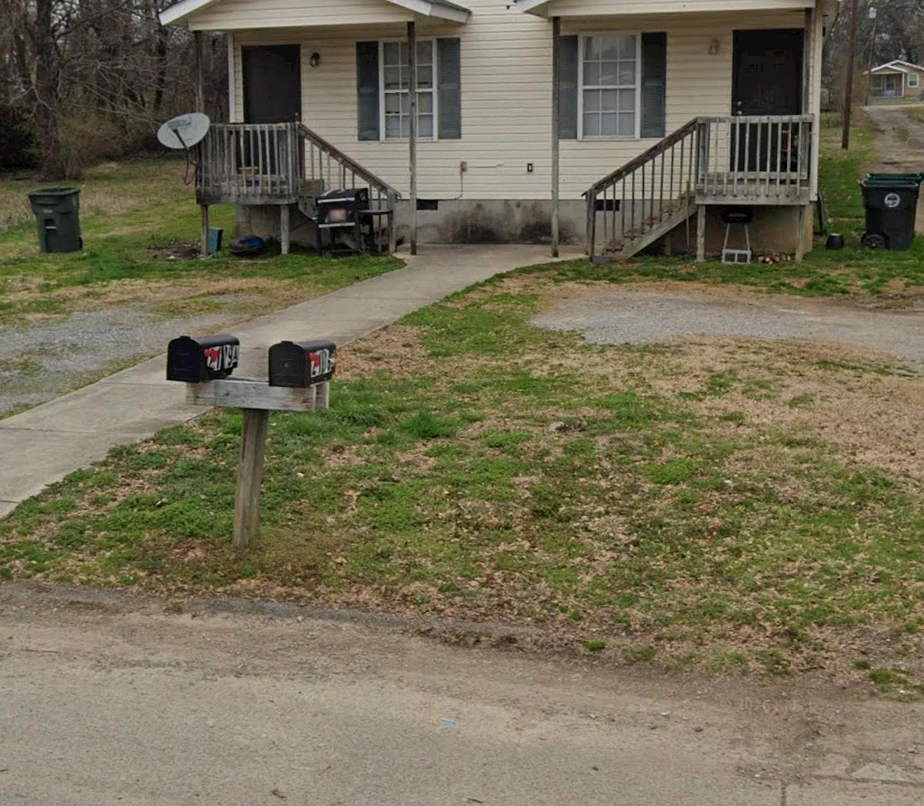 3 bed, 1.5 bath, 1300 sqft, $1,350 — Photo 1