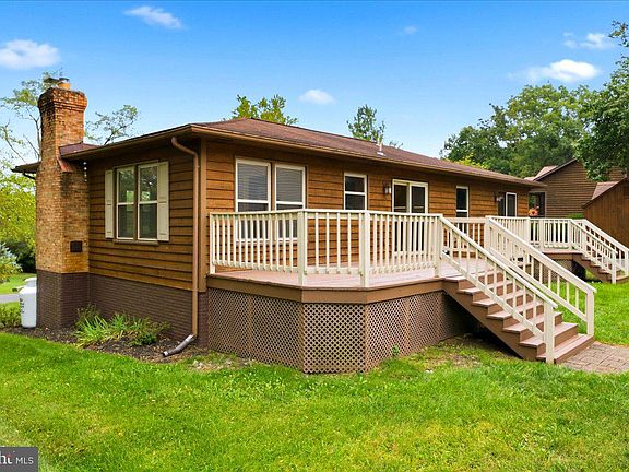2nd image of 409 Sunset Cir