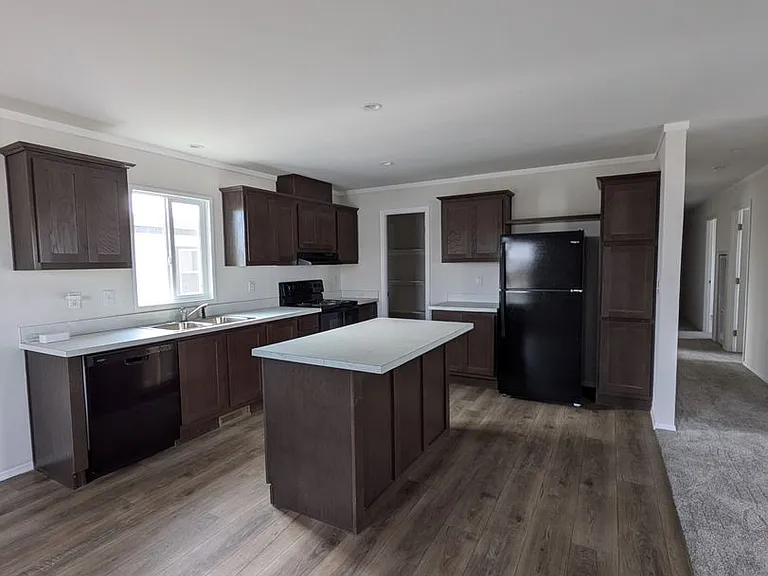 2681 E Edison Ave #10 — Photo 2