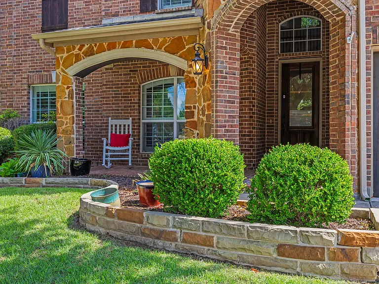 2251 Cold Water Dr — Photo 4