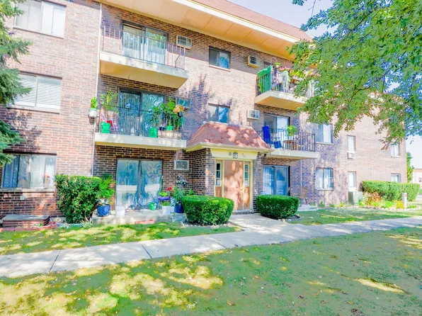 942 N Rohlwing Rd APT 101E, Addison, IL 60101
