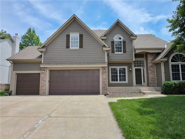 15647 S Widmer St, Olathe, KS 66062