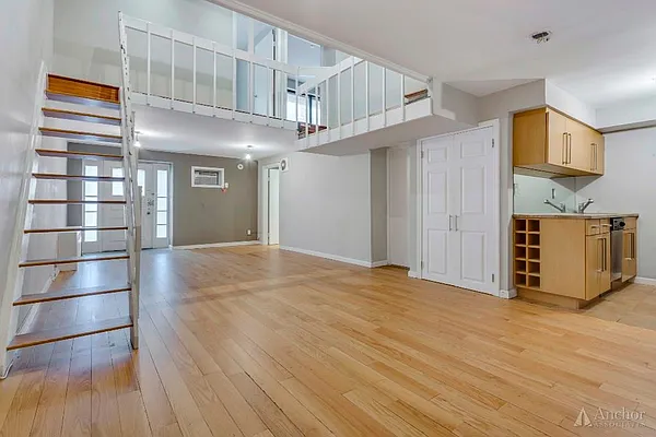 Rented by Anchor Associates | media 13