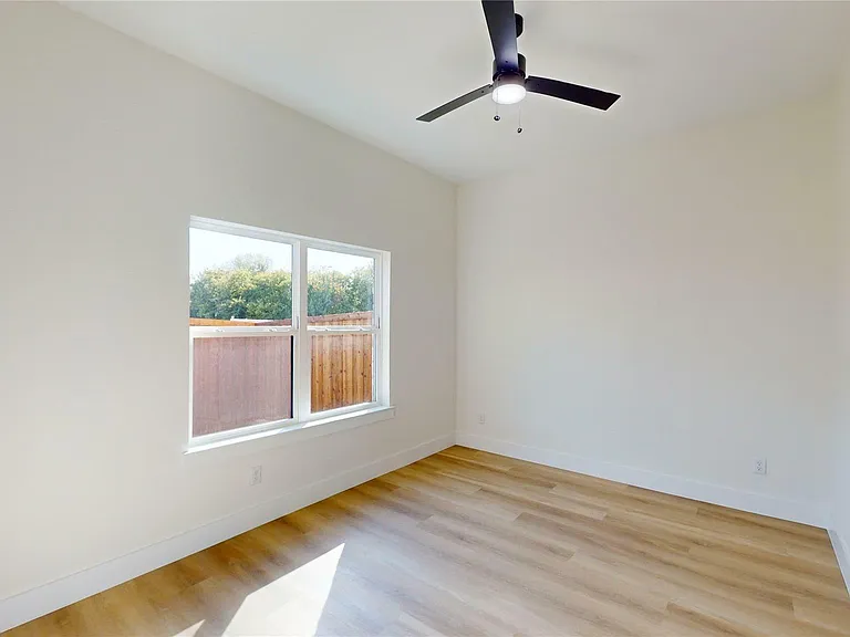 4416 Fatima Dr — Photo 12