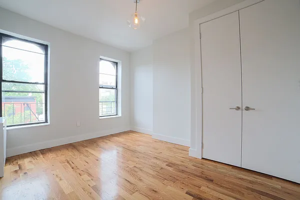 Rented by Prime Square Realty | media 32