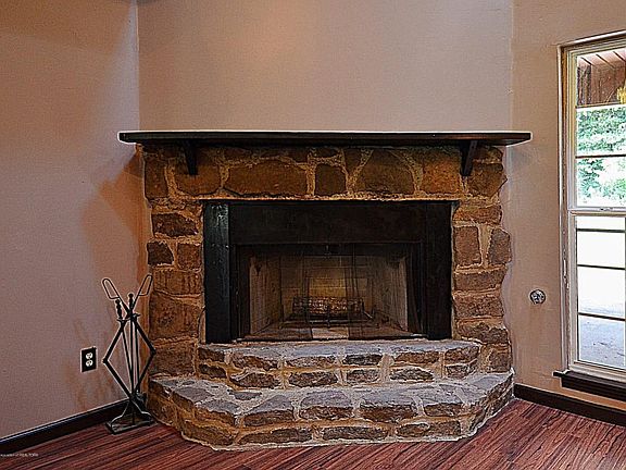 4th image of 8690 Cedar Lake Dr E
