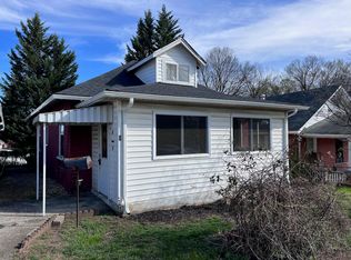 8 15th St SW, Roanoke, VA 24016