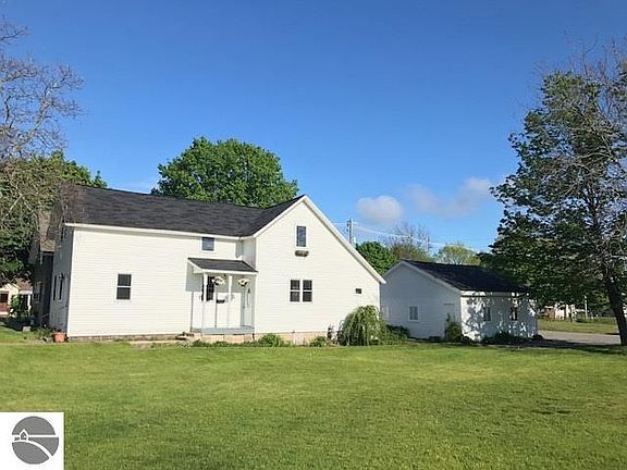 2nd image of 736 Cypress St