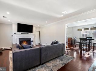 2009 37th St SE APT 301, Washington, DC 20020