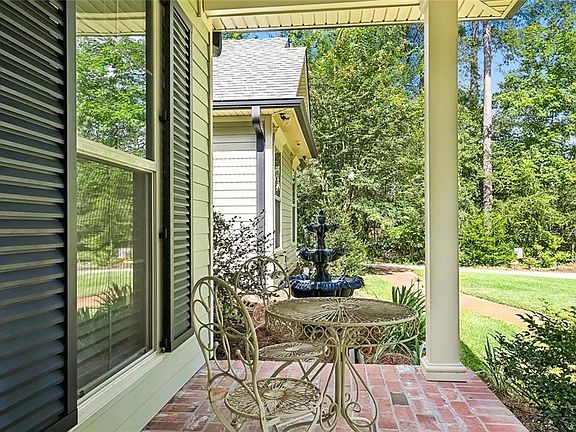 3rd image of 50 Begonia Dr