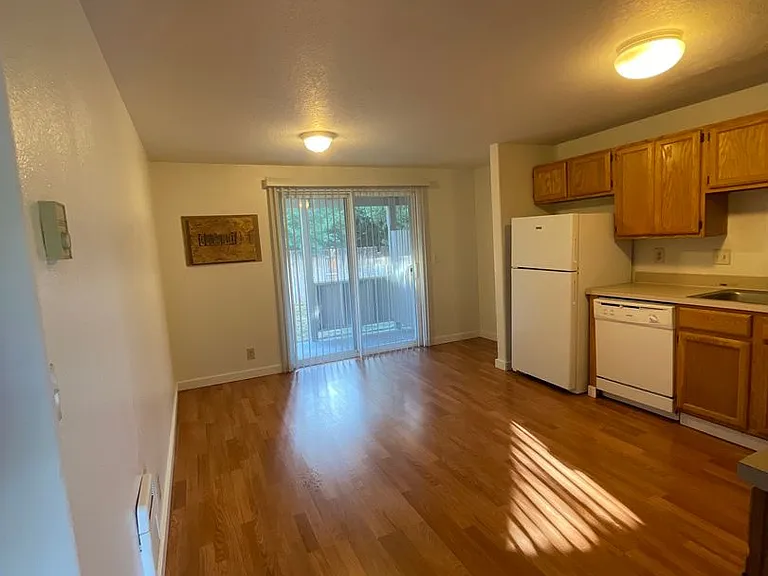 405 NW 17th St — Photo 9