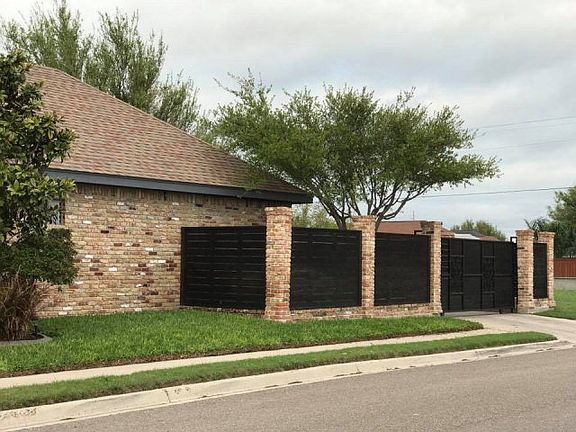 4th image of 3008 Hillcrest Dr