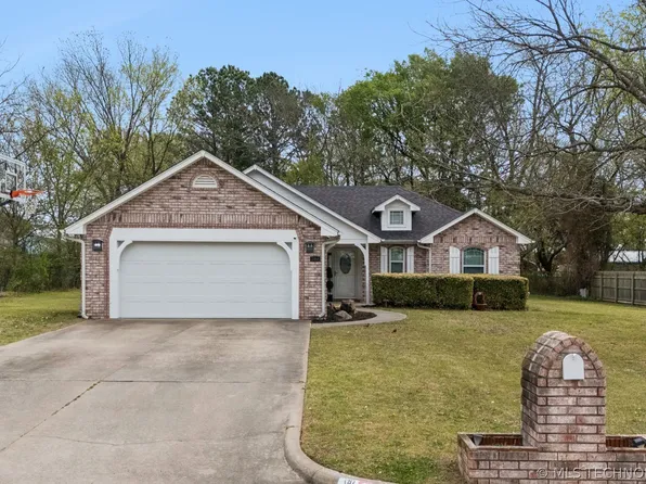 2804 S 26th St, Muskogee, OK 74401