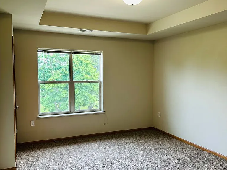 Fairway Glen Apartments — Photo 8