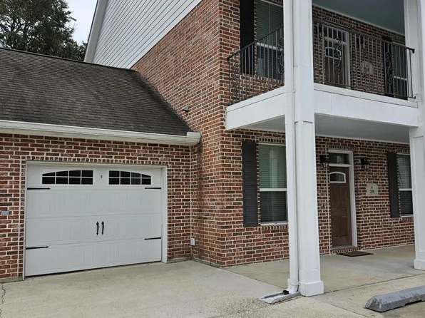 206 Fairway Villas Cir, Diamondhead, MS 39525