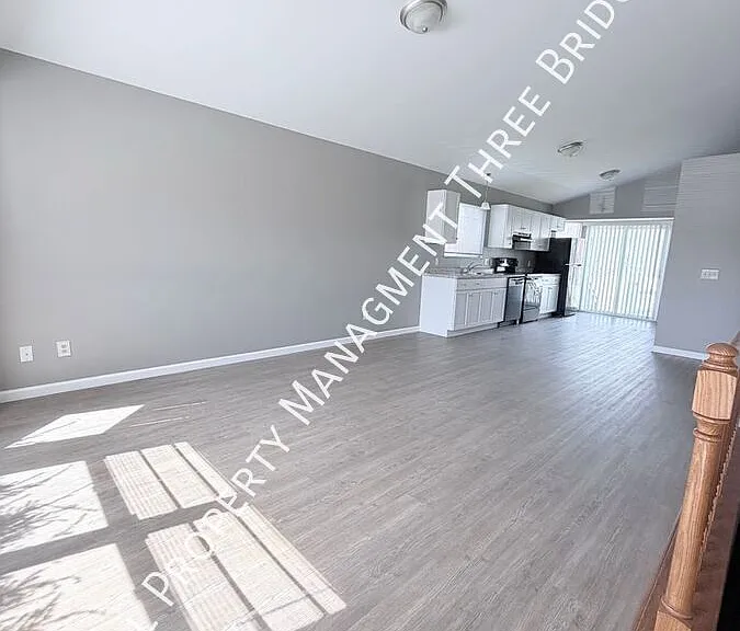 43 Kingspointe Dr — Photo 3