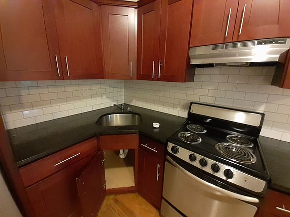 4th image of 368 Hancock St APT 3R
