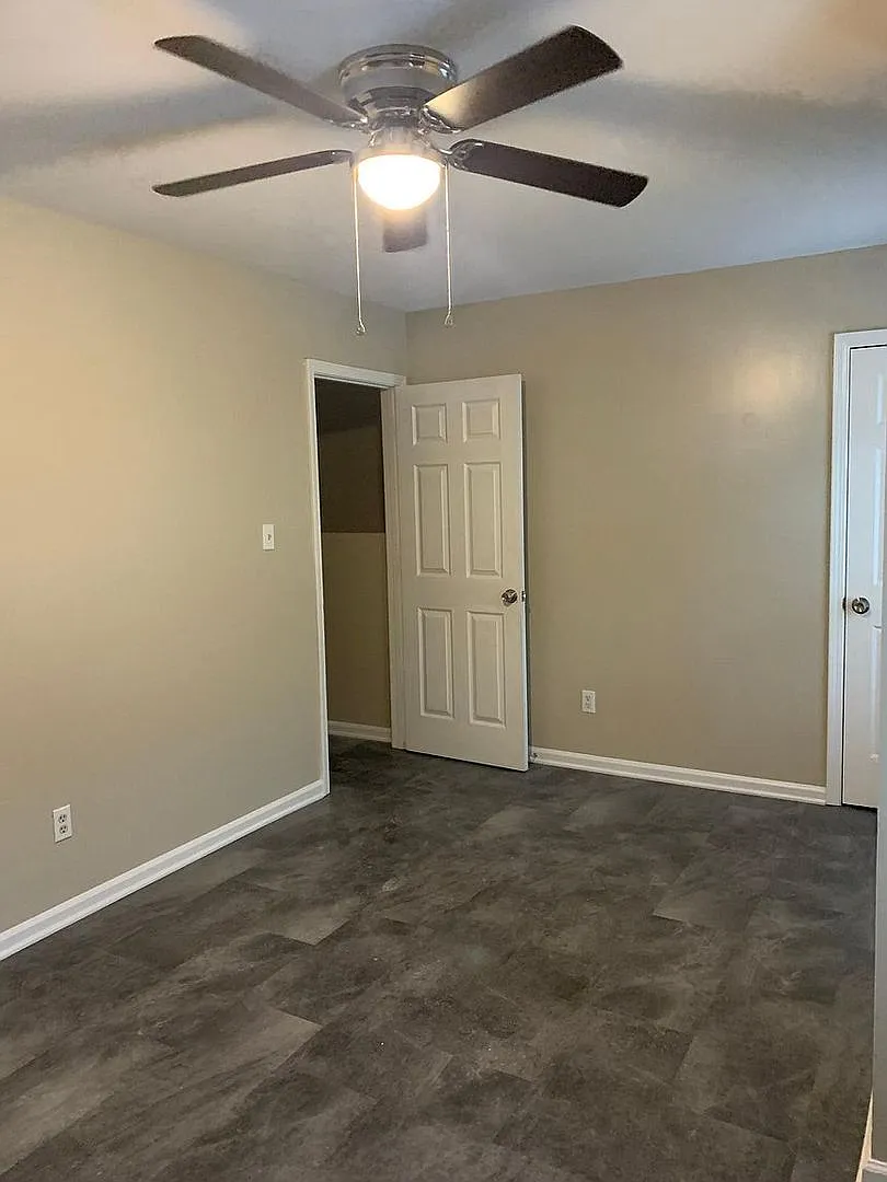 Room in 4 Bedroom Home at Bragg St — Photo 3