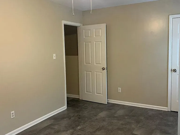 909 Bragg St #102 — Photo 3