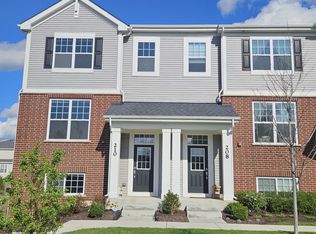 210 Timberleaf Cir, Roselle, IL 60172