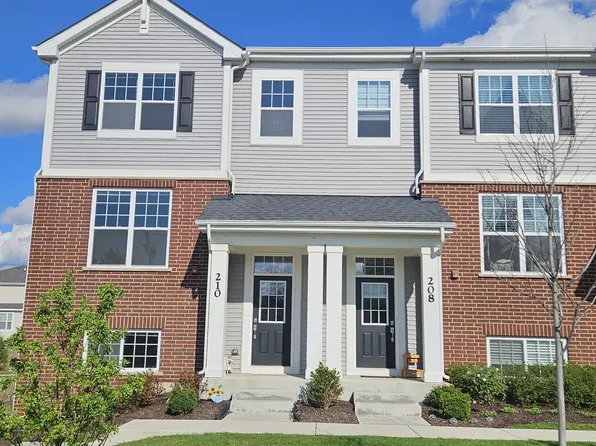 210 Timberleaf Cir, Roselle, IL 60172