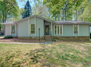 2530 New Garden Rd E, Greensboro, NC 27455